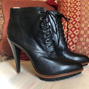Calvin Klein Women's Leather Lace Up Booties US Size 9 New With Box, Black